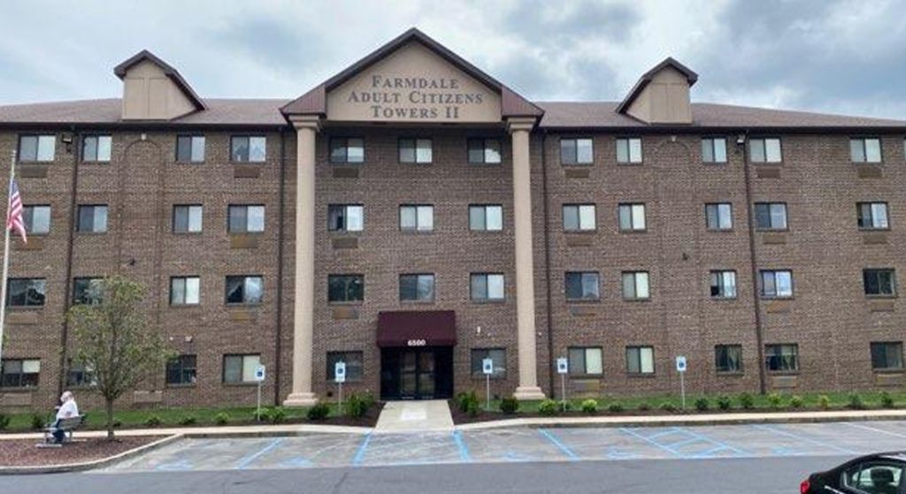 6500 Vandre Ave.
Louisville, KY 40228
50 Senior Apartment Homes with Section 8 Rental Assistance
502-961-0062 TTY 711