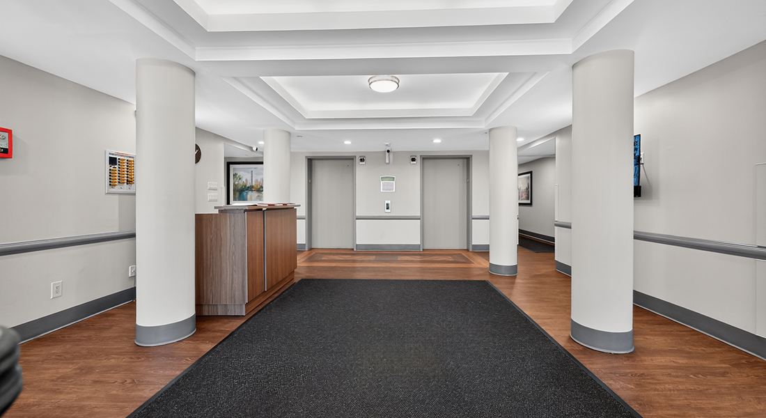 Harbor Hill foyer