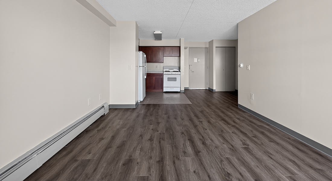 Harbor Hill living room