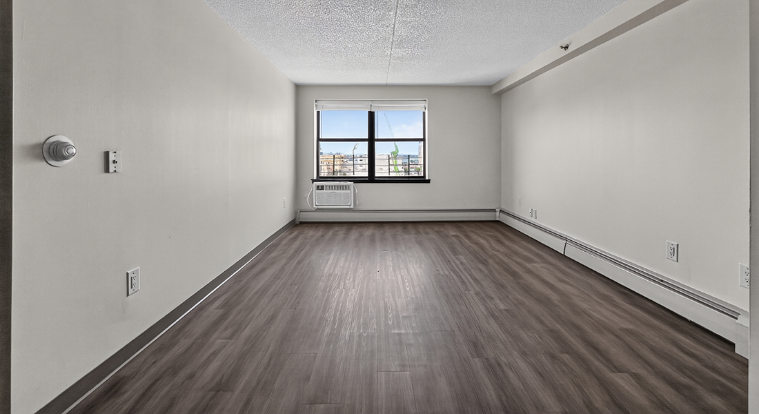 Harbor Hill bedroom