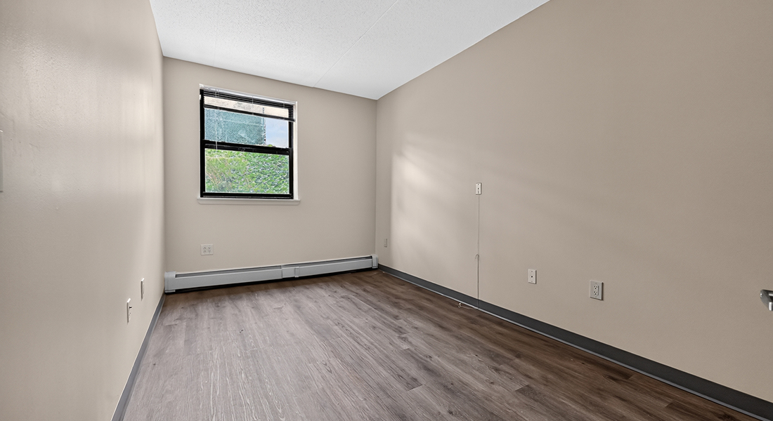 Sunset Gardens bedroom