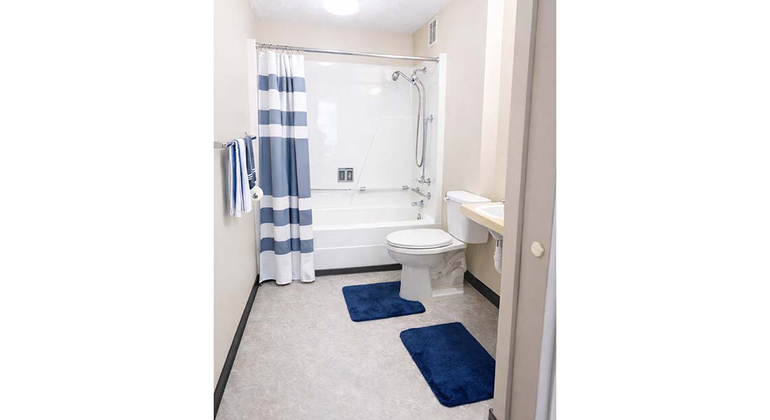 Riverbend Terrace bathroom