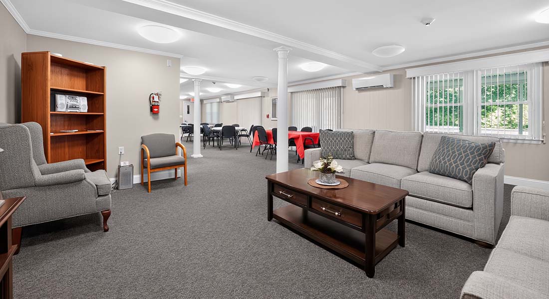 Winslow Village lounge