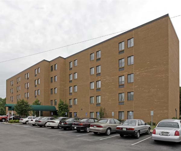 Christian Manor Apartments Hendersonville exterior